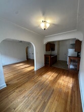 Building Photo - 4442 N Oakland Ave