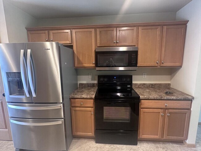 Building Photo - 2519 Parkfield Dr