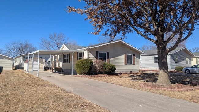 Photo - 121 Polopony Ct House