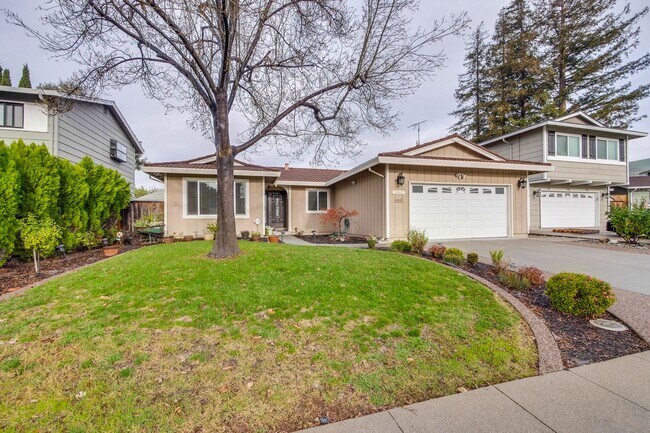 Building Photo - Warm and Inviting 3 bedroom, 2 Bath Home