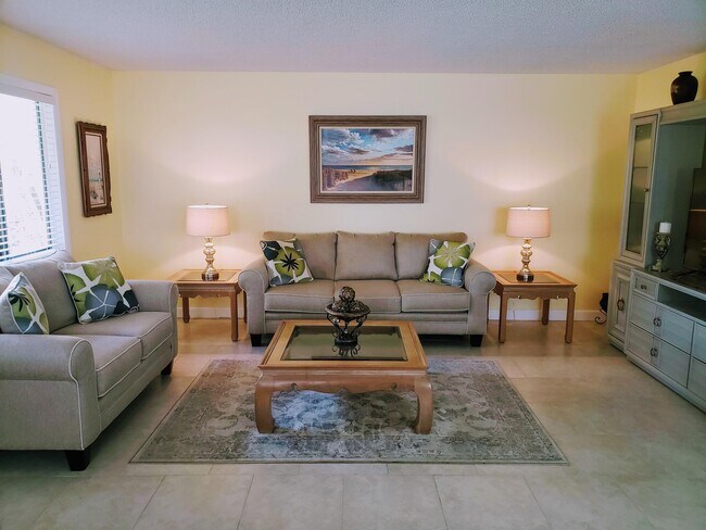 Building Photo - 15217 Lakes of Delray Blvd