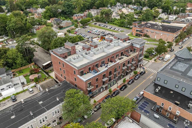 Building Photo - 249 Main St