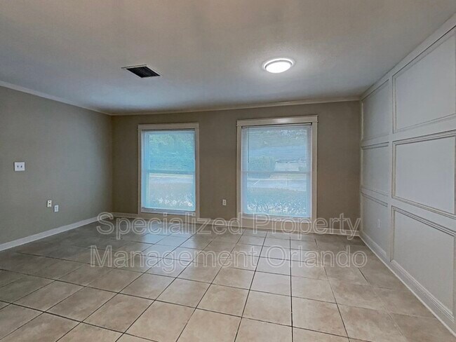 Building Photo - 614 Villa Cir