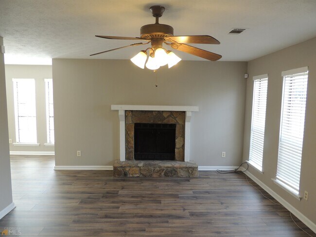 Building Photo - 883 Heritage Oaks Dr