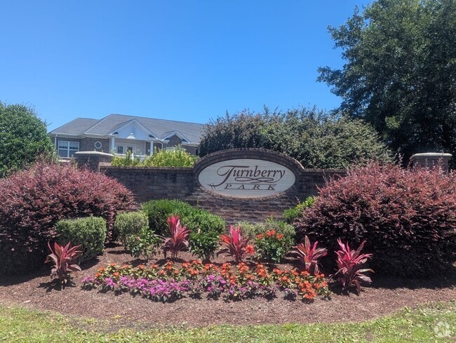 Building Photo - 2073 Silvercrest Dr