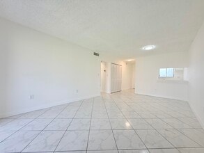 Building Photo - 6106 Forest Hill Blvd