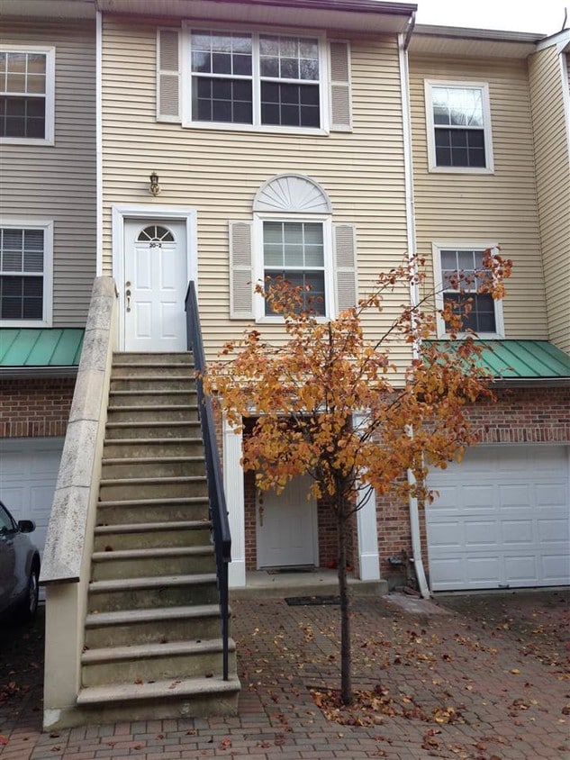 Primary Photo - 42 Bergen Ridge Rd