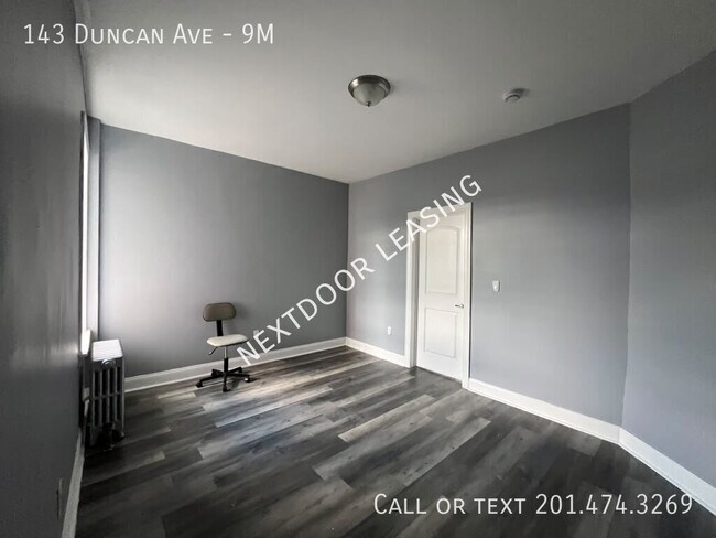 Foto del edificio - 143 Duncan Ave