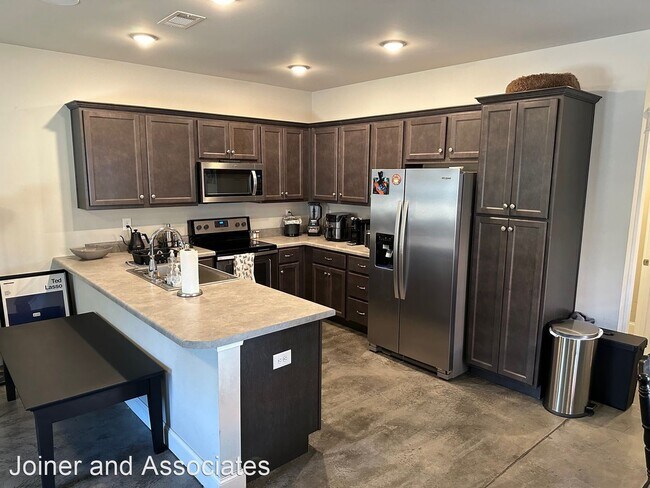 Building Photo - 3 br, 3 bath House - 114 Garden Lane