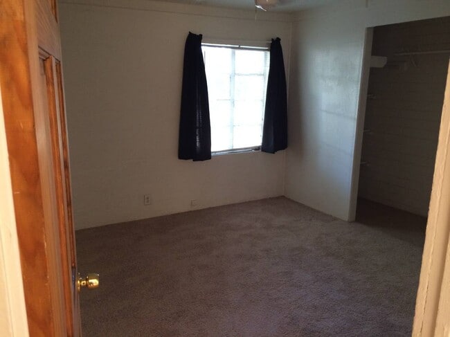 Building Photo - 1539 E Hudson Dr