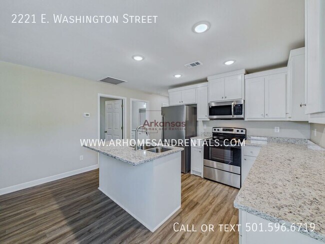 Foto del edificio - 2221 E Washington Ave