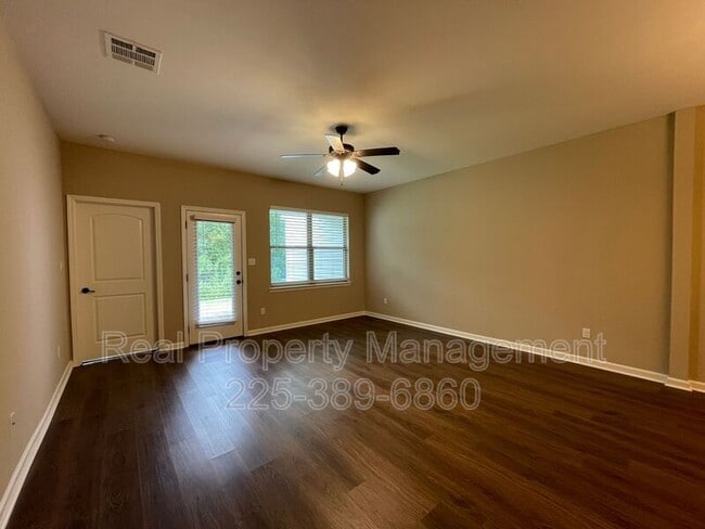 Building Photo - 17414 Berkshire Dr