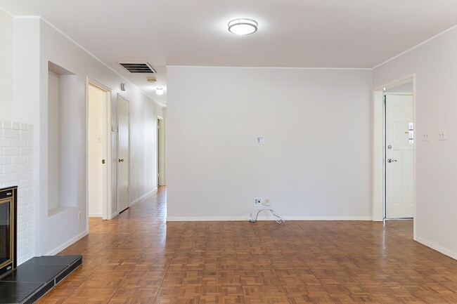 Building Photo - 3987 Fordham Way
