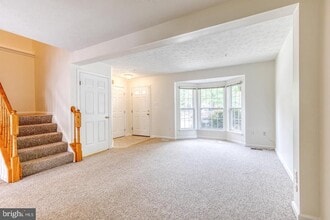 Building Photo - 7 Silver Birch Ct