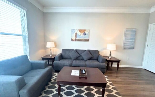 Building Photo - 705 Town Blvd