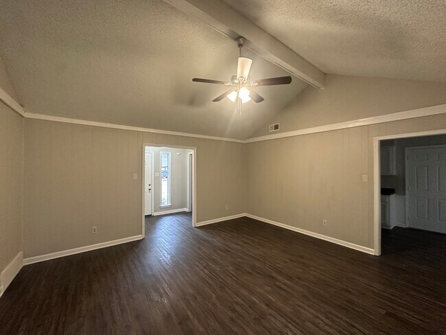 Building Photo - 6245 Skyview Cir