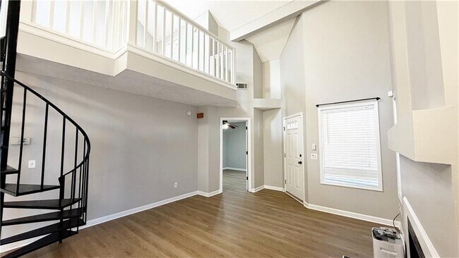 Foto del edificio - 2644 St Charles Ln NW