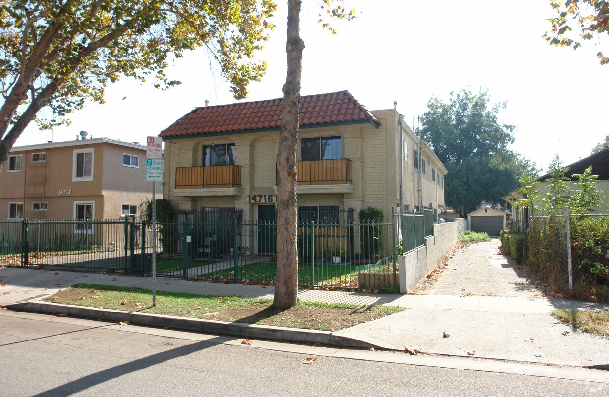 Building Photo - 14716 Gilmore St