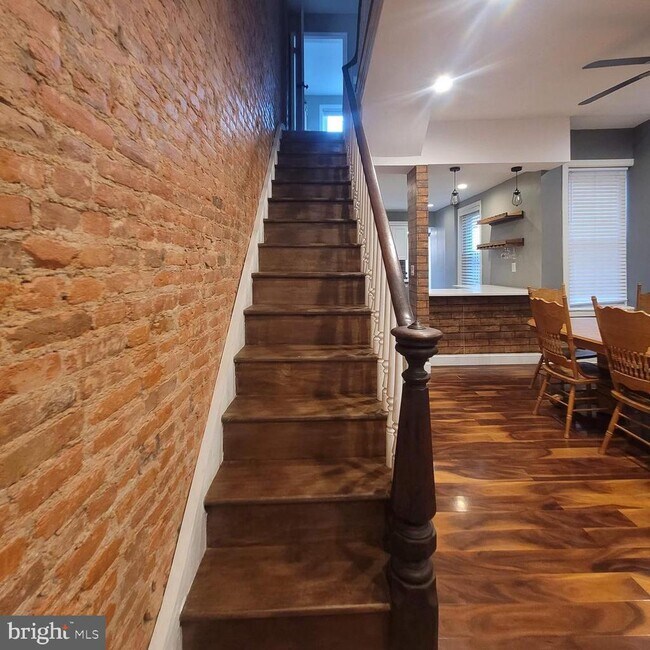 Foto del edificio - 2431 W Jefferson St