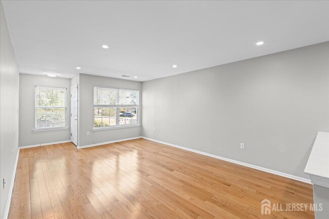 Building Photo - 302 Wellington Park Dr