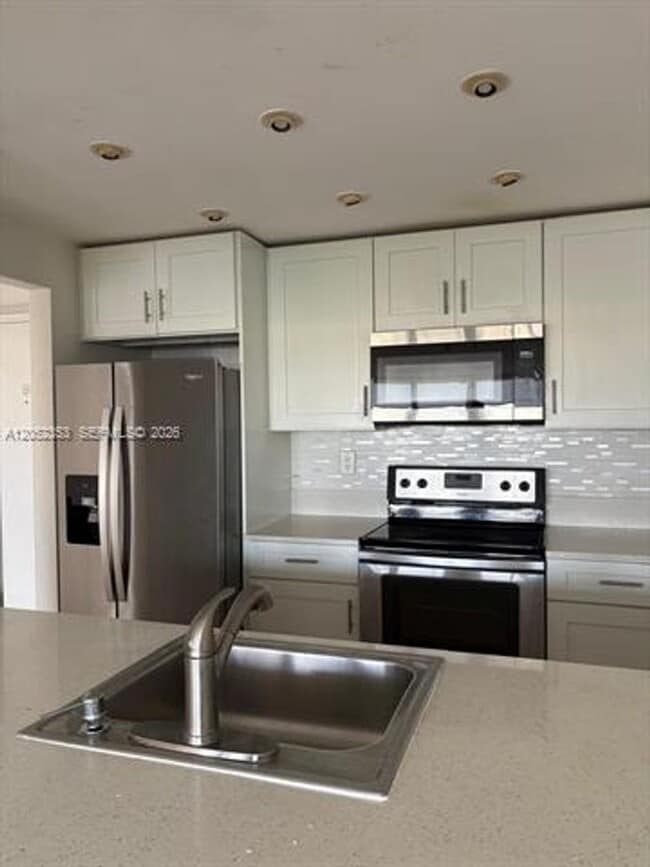 Photo - 600 NE 36th St cu-714 Apartment