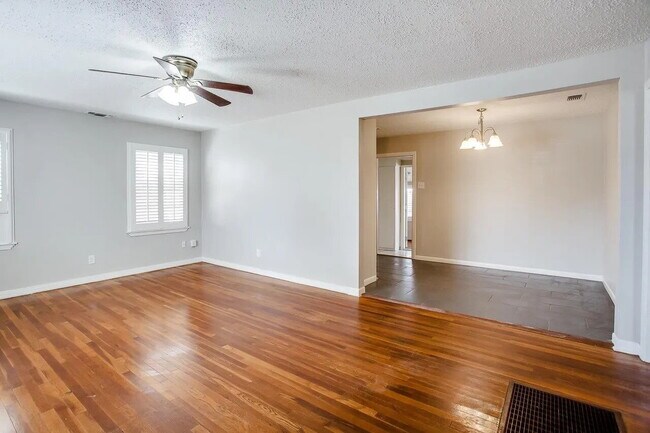 Building Photo - Lovely 3-Bedroom Home with 2 Bathrooms in Lubbock – 1,256 Sq. Ft. of Comfort!