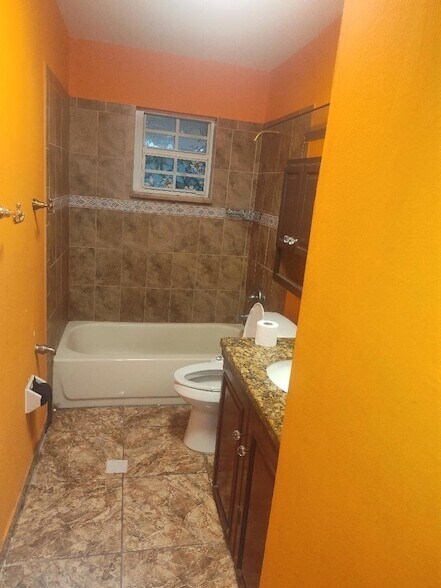 Foto del edificio - 2941 NW 9th Pl