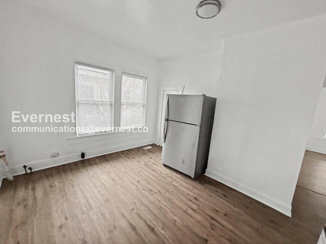 Building Photo - 1515 36th Pl N