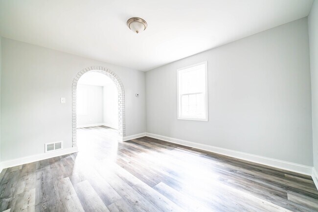 Building Photo - 8552 Hydra Ln