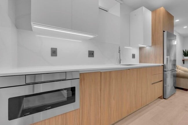 Foto del edificio - 708 E 6th St