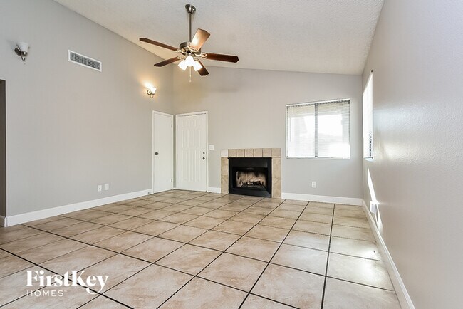 Foto del edificio - 77 Parrish Ln