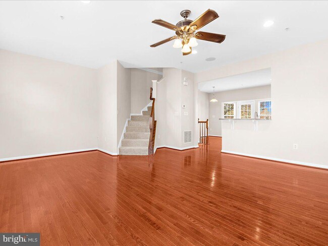 Building Photo - 9531 Liverpool Ln