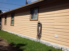 Building Photo - 3554 Mt Pleasant St