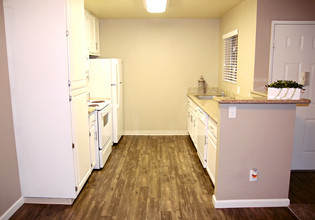 GREENBACK RIDGE APARTMENT HOMES photo'