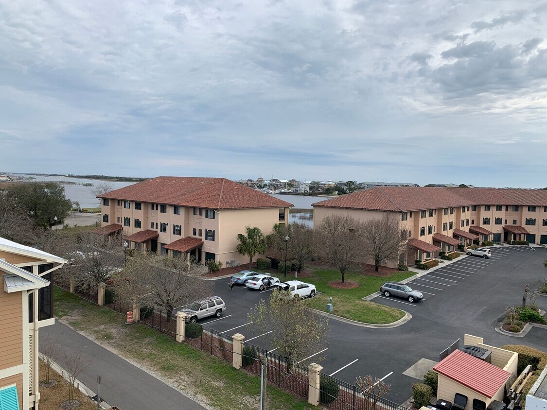 Foto del edificio - 200 Spencer Farlow Drive