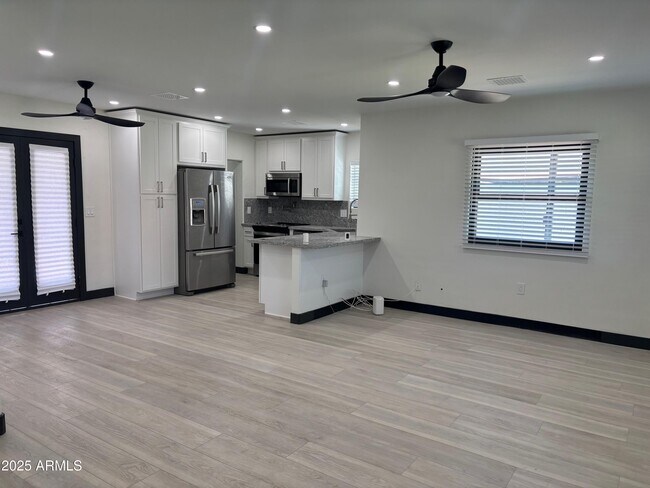 Foto del edificio - 505 W Missouri Ave