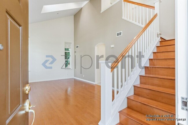 Building Photo - 213 W Ferndale Ave