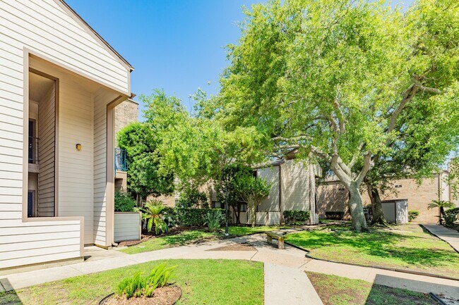 Foto del edificio - 7098 N Holiday Dr