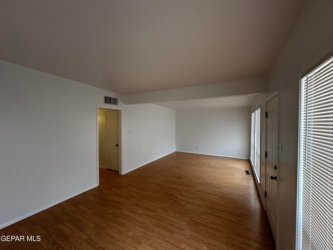 Foto del edificio - 5202 Cornell Ave