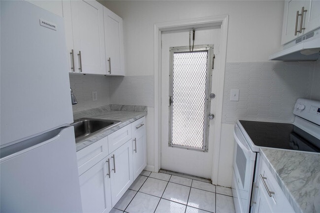 Foto del edificio - 2537 Lincoln St