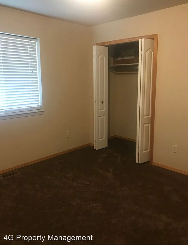 Building Photo - 3 br, 2 bath House - 521 Green Tree