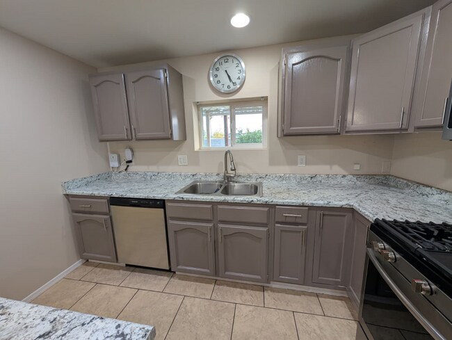 Foto del edificio - 6533 E Arbor Ave