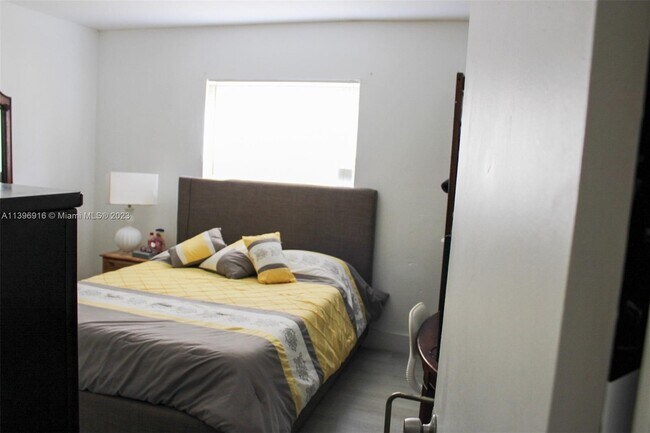 Foto del edificio - 1031 N 61st Ave