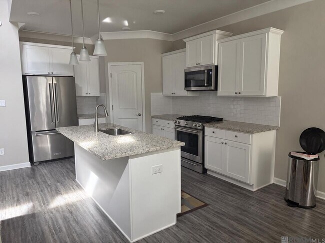 Building Photo - 13812 Malbec Ave