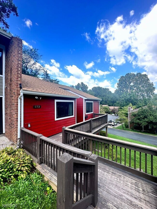 Building Photo - 3 br, 3 bath House - 573 Southampton Court
