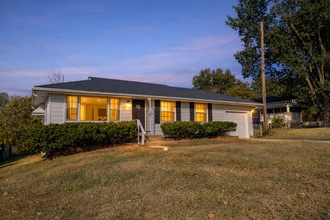 Building Photo - 1009 Bliss Dr