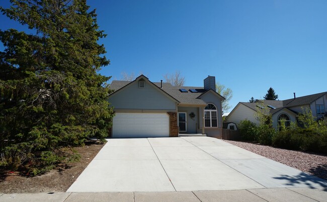 Foto del edificio - 7980 Camfield Cir