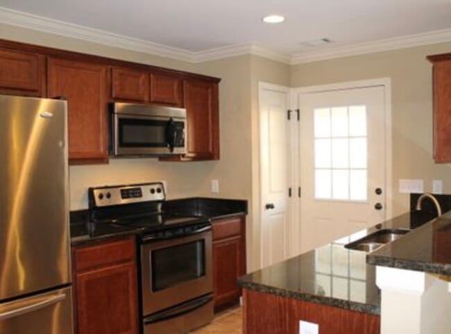 Building Photo - 2451 Waterstone Cir