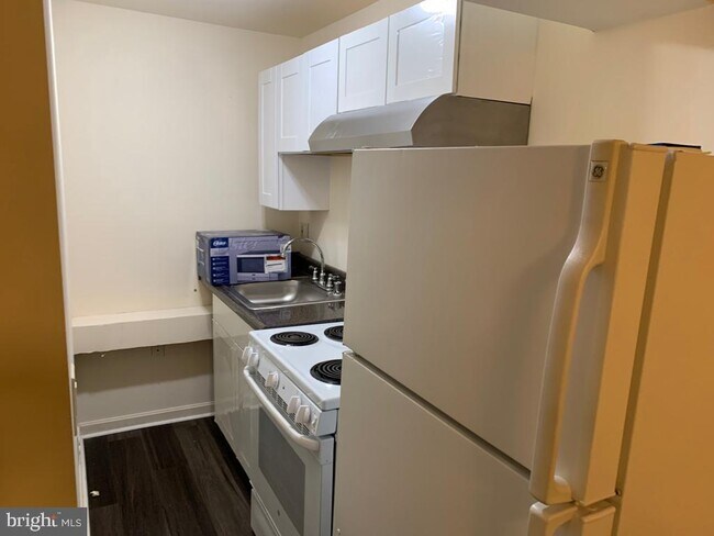 Foto del edificio - 814 Johnson Grove Ln