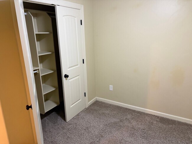 Building Photo - 14287 Rosaleen Ln